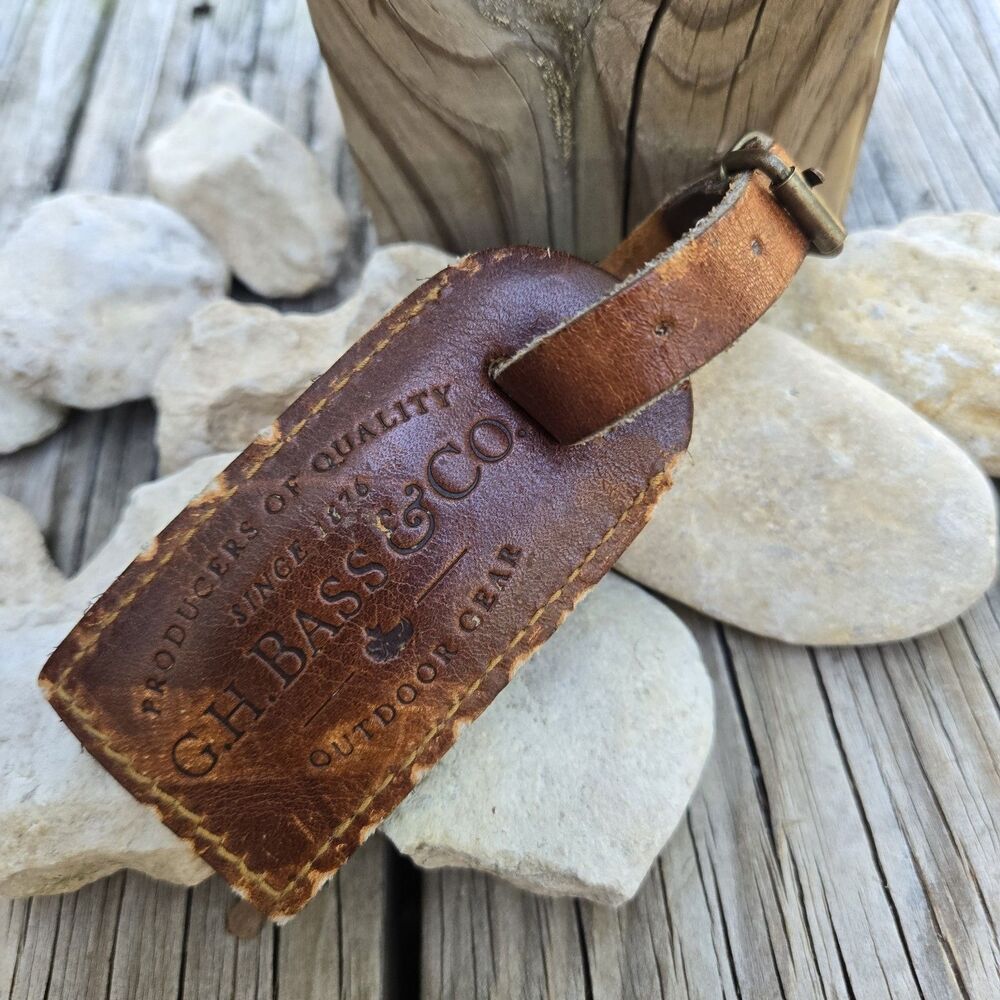Vintage ID Tag Distressed Leather Weathered Outdoor Gear Purse Wardrobe 90s Gear